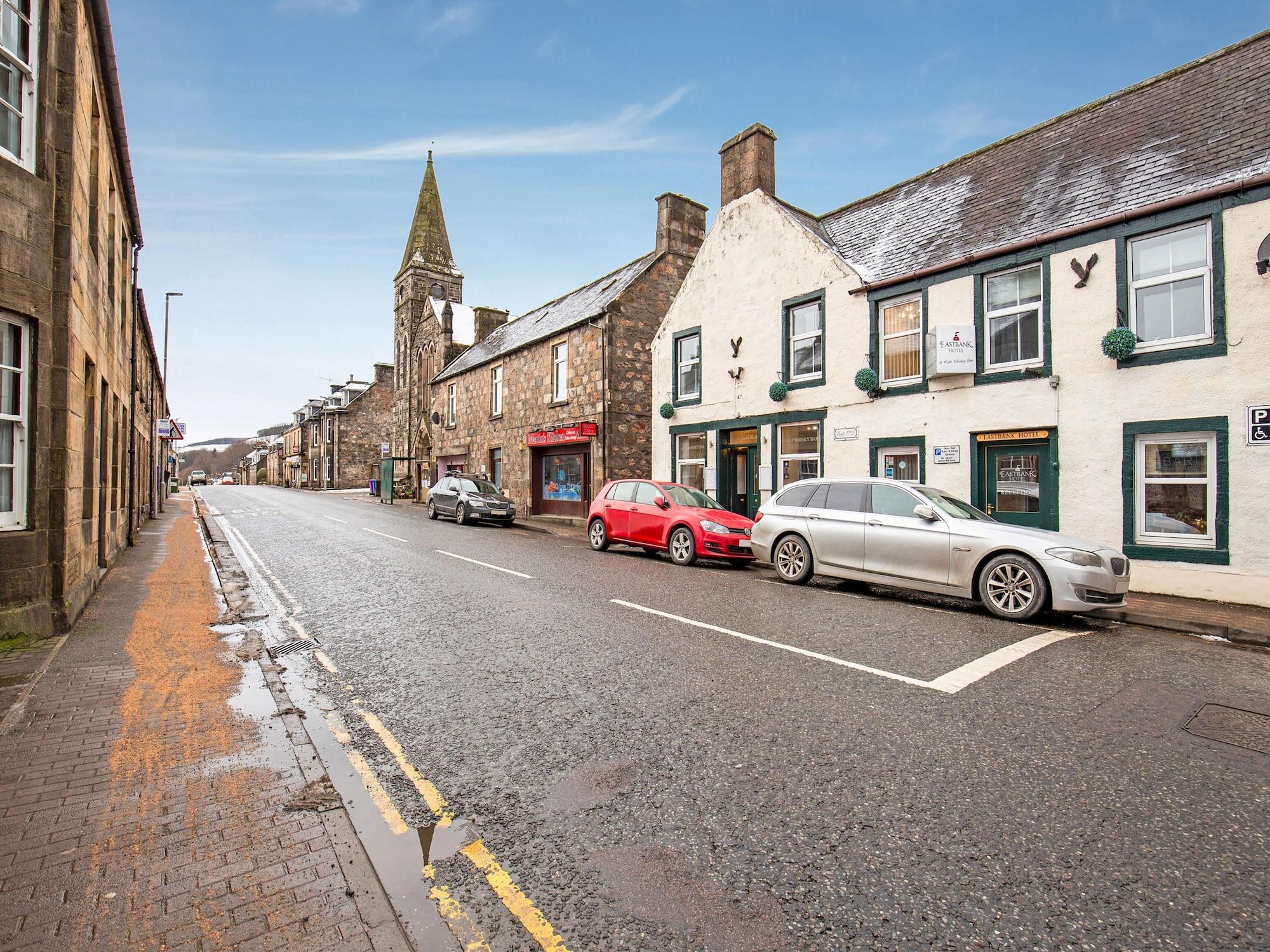 Oyo Eastbank Hotel, Speyside Scotland Rothes Exterior foto